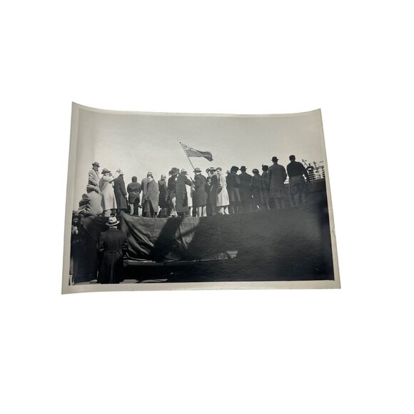 6 Snapshot Photos RMS Queen Mary NYC Crowds & Tugs, c.1948–55, 3.5"x5" Lot - Picture 7 of 8